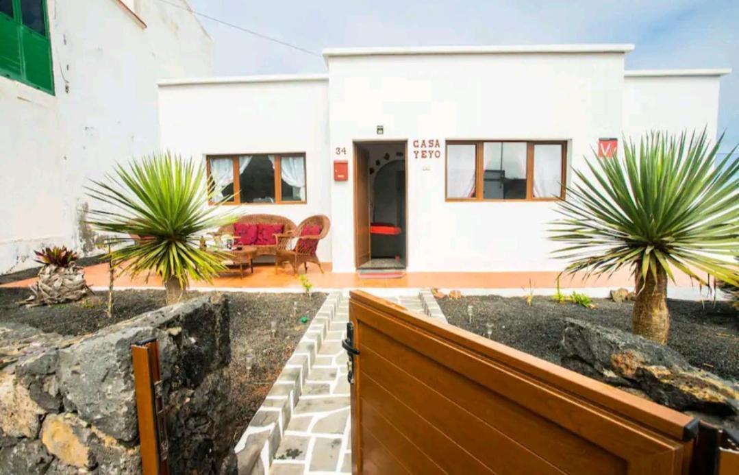 Casa Rural Yeyo En El Crater Del Volcan Tinguaton エクステリア 写真